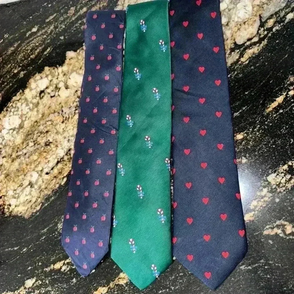 Lot of 3 Assorted Men’s Ties! One Silk, One from the 80s, & one for Christmas! - Picture 4 of 12